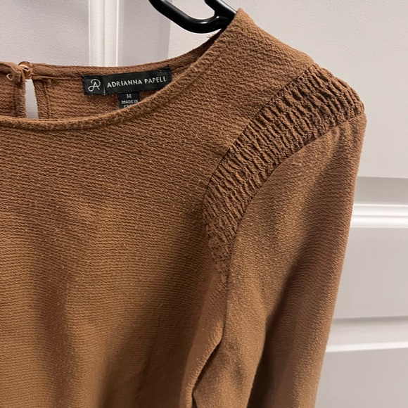 crepe smocked blouse tan brown Carmel - Picture 3 of 4